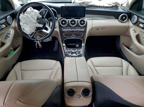 W1KWF8DB4MR648564 2021 MERCEDES-BENZ C White Vista del salpicadero