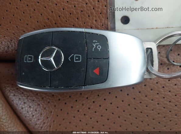 W1KWF8DB5MR605674 2021 MERCEDES-BENZ C-CLASS White Widok deski rozdzielczej