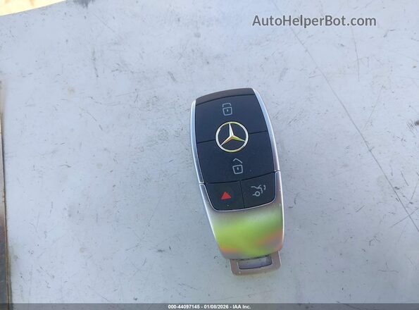 W1KWF8DB5MR647178 2021 MERCEDES-BENZ C-CLASS White Vista del salpicadero