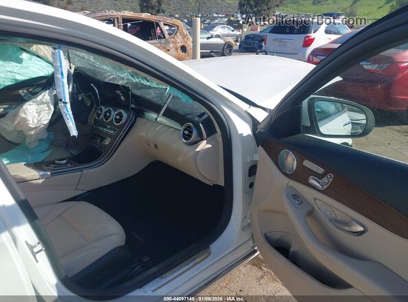 W1KWF8DB5MR647178 2021 MERCEDES-BENZ C-CLASS White Vista interior delantera