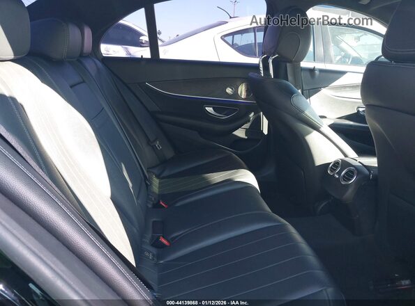 W1KZF8DB1NB027550 2022 MERCEDES-BENZ E-CLASS Черный Вид наклейки с VIN-кодом