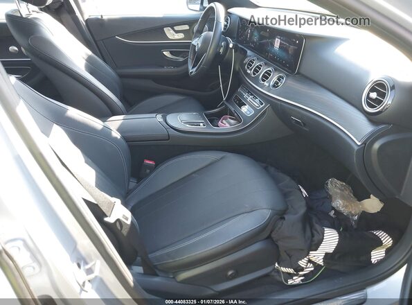 W1KZF8DB3PB166291 2023 MERCEDES-BENZ E-CLASS Silver Вид салону спереду