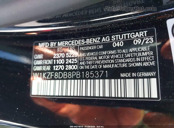 W1KZF8DB8PB185371 2023 MERCEDES-BENZ E-CLASS Black Vista del compartimento del motor