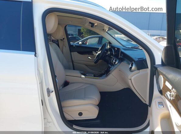 W1N0G5DB0LF776305 2020 MERCEDES-BENZ GLC 350E White წინა სალონის ხედი