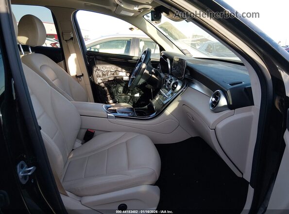W1N0G8DB0NG078825 2022 MERCEDES-BENZ GLC 300 Black Front interior view