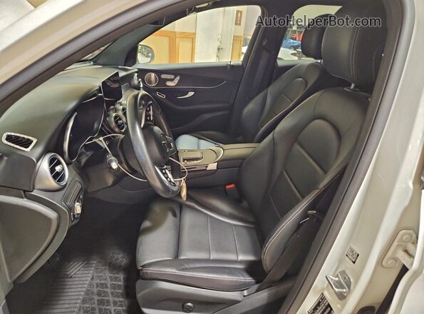 W1N0G8EB0MV280508 2021 MERCEDES-BENZ GLC-CLASS White წინა სალონის ხედი