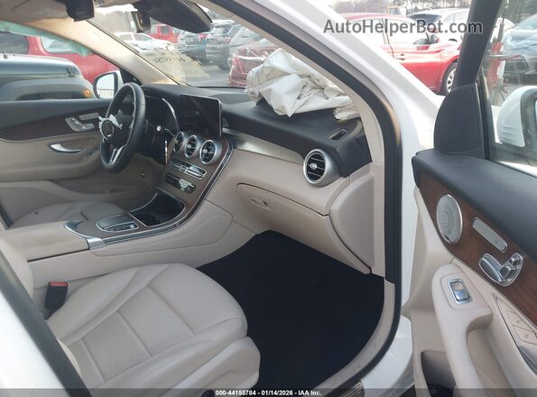 W1N0G8EB8MV280384 2021 MERCEDES-BENZ GLC 300 Белый Вид салона спереди