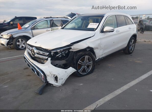 W1N0G8EB8MV280384 2021 MERCEDES-BENZ GLC 300 Белый Передняя левая четверть