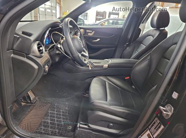 W1N0G8EB8MV292650 2021 MERCEDES-BENZ GLC-CLASS Черный Вид салона спереди