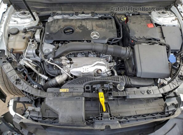 W1N4M4HB5PW300667 2023 MERCEDES-BENZ GLB-CLASS White Vista del compartimento del motor