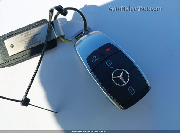 W1N4M4HB8MW092134 2021 MERCEDES-BENZ GLB-CLASS White Widok deski rozdzielczej