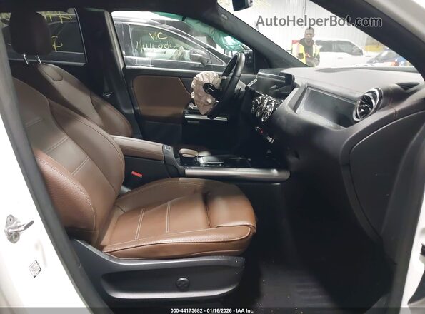 W1N4N4HB8NJ367237 2022 MERCEDES-BENZ GLA 250 White Front interior view