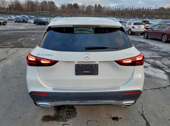 W1N4N4HB8RJ577746 2024 MERCEDES-BENZ GLA White Rear view