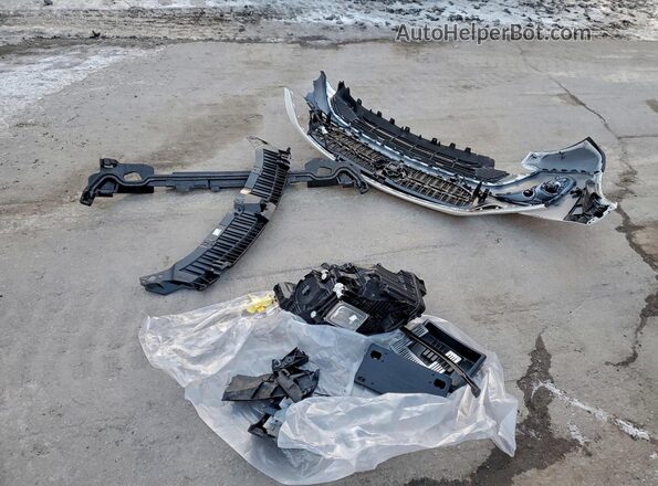 W1N4N4HB8RJ577746 2024 MERCEDES-BENZ GLA White Engine compartment view