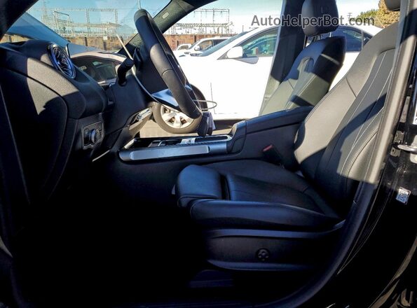 W1N9M0CB0RN092129 2024 MERCEDES-BENZ EQB Black წინა სალონის ხედი