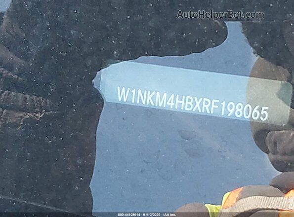 W1NKM4HBXRF198065 2024 MERCEDES-BENZ GLC 300 Black 