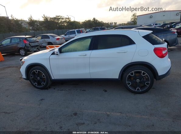 W1NTG4EB2LU040256 2020 MERCEDES-BENZ GLA 250 White 360 interior view