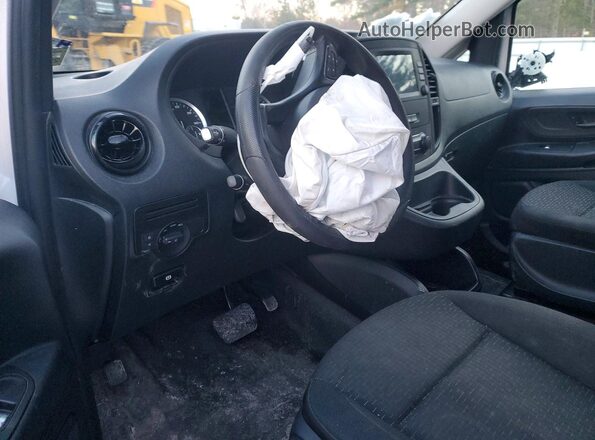 W1YV0BEY2P4339681 2023 MERCEDES-BENZ METRIS Белый Вид панели приборов