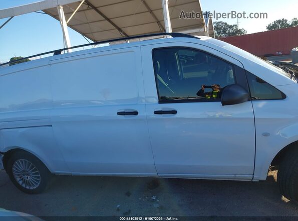 W1YV0CEY0P4314638 2023 MERCEDES-BENZ METRIS White Սալոնի 360 աստիճան տեսք