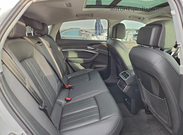 WA11AAGE0NB044353 2022 AUDI E-TRON White Rear interior view