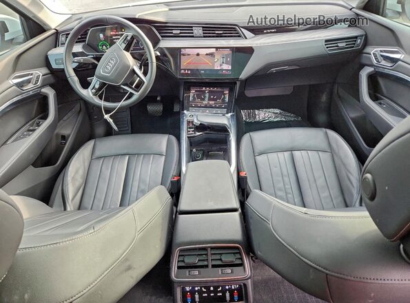 WA11AAGE0NB044353 2022 AUDI E-TRON White Dashboard view