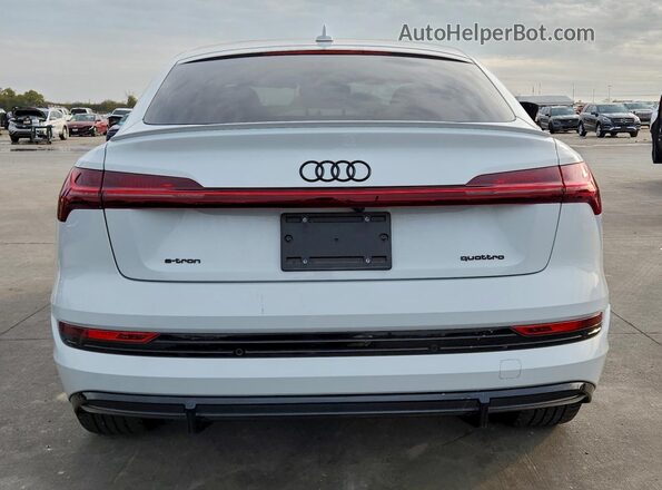 WA11AAGE0NB044353 2022 AUDI E-TRON White Rear view