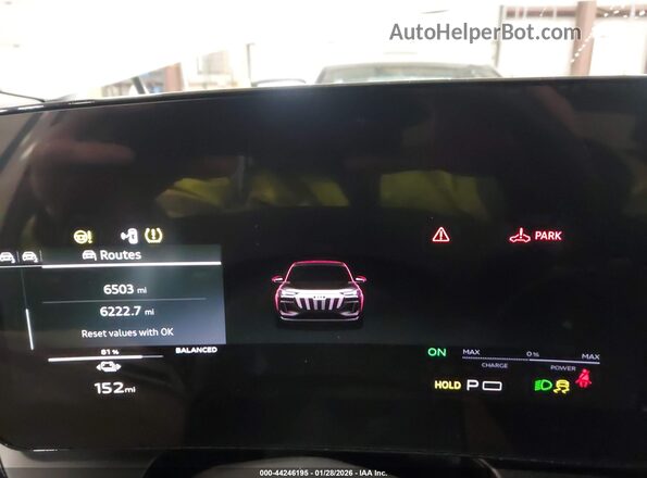 WA124BGF4SA056243 2025 AUDI Q6 E-TRON White Հետևի նստատեղերի տեսք