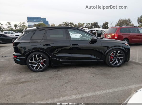 WA125BGF2SA025862 2025 AUDI SQ6 Black Widok wnętrza 360 stopni