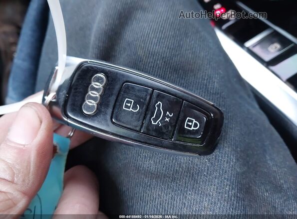 WA12AAGE4MB027901 2021 AUDI E-TRON Серый Вид панели приборов