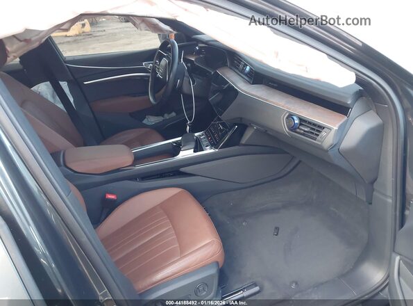 WA12AAGE4MB027901 2021 AUDI E-TRON Серый Вид салона спереди