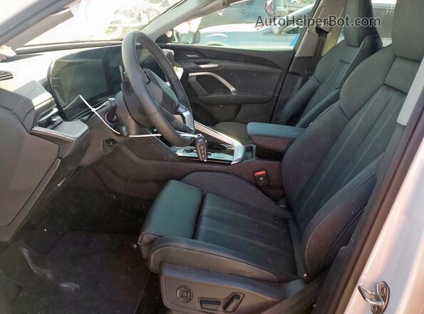 WA12AAGU1S2018089 2025 AUDI Q5 Белый Вид салона спереди