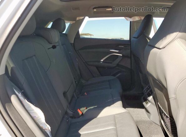 WA12AAGU1S2018089 2025 AUDI Q5 Белый Вид задних сидений