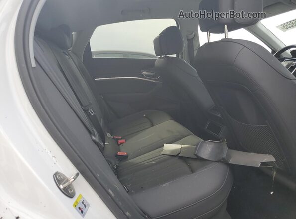 WA12ABGE5LB033520 2020 AUDI E-TRON White Вид задніх сидінь