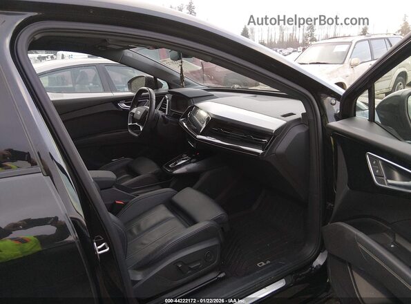 WA132BFZXNP016563 2022 AUDI Q4 Black წინა სალონის ხედი