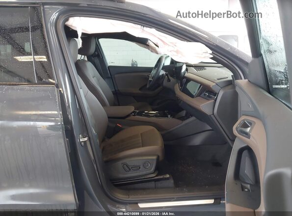 WA134BGF2SA060957 2025 AUDI Q6 E-TRON Gray Вид салону спереду
