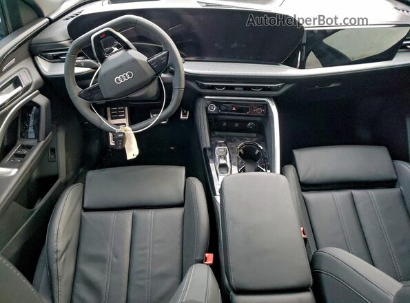 WA15AAGUXS2066008 2025 AUDI Q5 Charcoal Vista del salpicadero