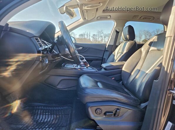 WA1AAAF72HD003363 2017 AUDI Q7 Black წინა სალონის ხედი