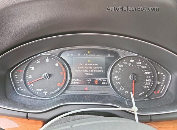 WA1AAAFY0M2093093 2021 AUDI Q5 White 