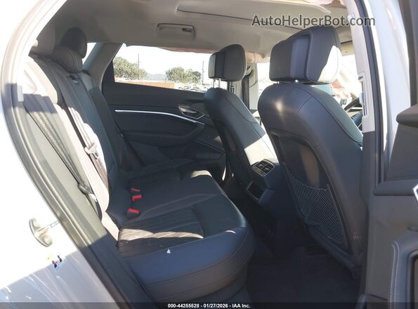 WA1AAAGE1MB018486 2021 AUDI E-TRON Gray VIN կոդի պիտակի տեսք