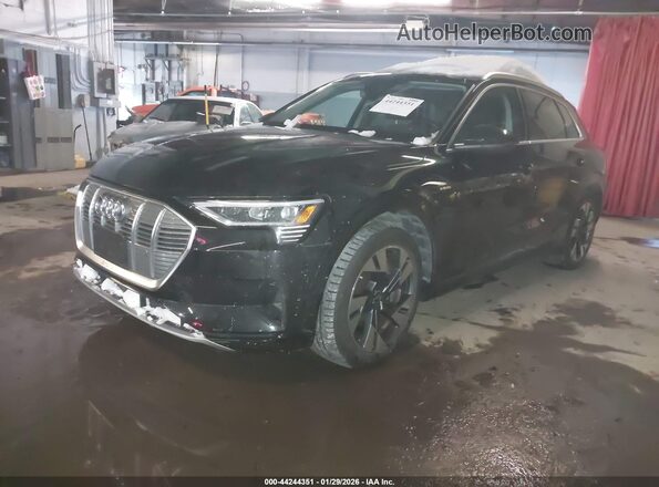 WA1AAAGE3PB004755 2023 AUDI E-TRON Черный Передняя левая четверть
