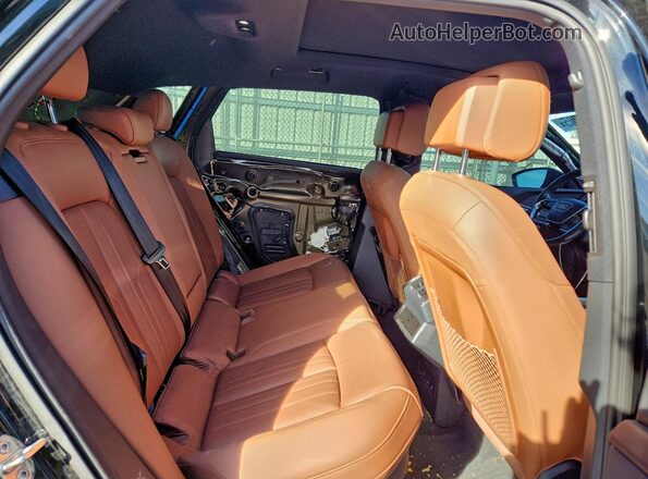 WA1AAAGE7NB027789 2022 AUDI E-TRON Black Вид задньої частини салону