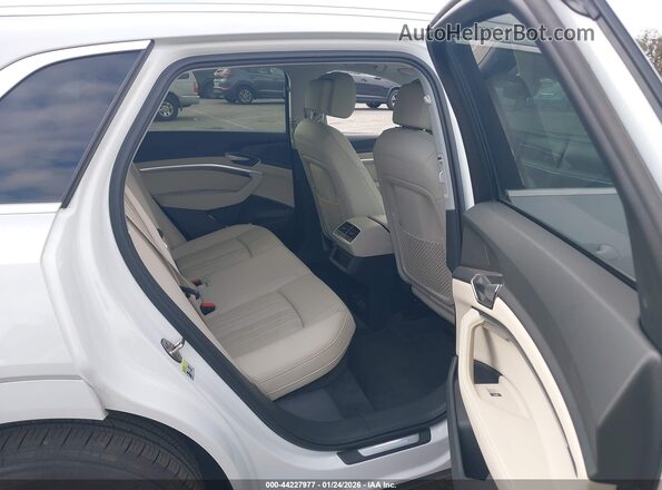 WA1AAAGE8MB000728 2021 AUDI E-TRON White 