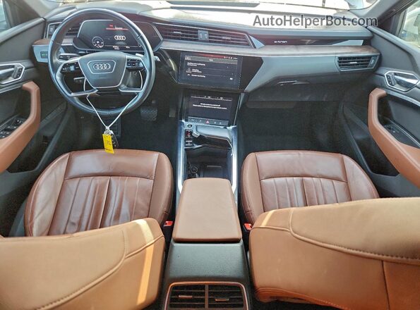 WA1AAAGEXMB021399 2021 AUDI E-TRON White Առջևի վահանակի տեսք