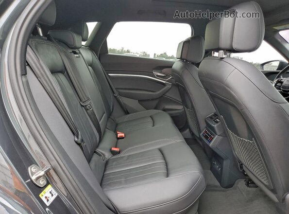 WA1AAAGEXNB010419 2022 AUDI E-TRON Серый Вид задней части салона