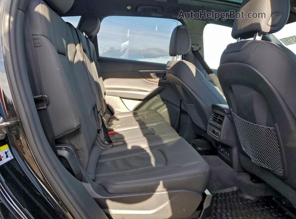WA1ACBF70PD022122 2023 AUDI Q7 Black Vista interior trasera