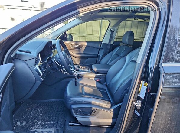 WA1ACBF75PD012461 2023 AUDI Q7 Black Vista interior delantera