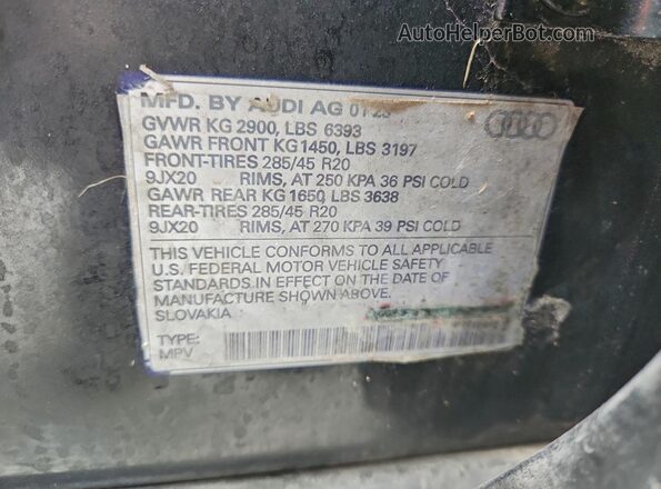 WA1ACBF75PD012461 2023 AUDI Q7 Black Vista del compartimento del motor