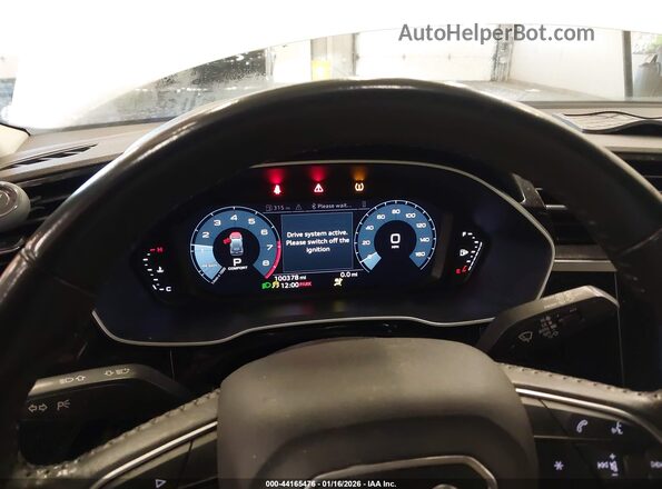 WA1AECF30L1054223 2020 AUDI Q3 White Widok tylnych siedzeń