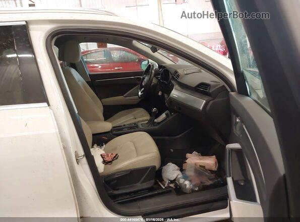 WA1AECF30L1054223 2020 AUDI Q3 White Widok wnętrza z przodu