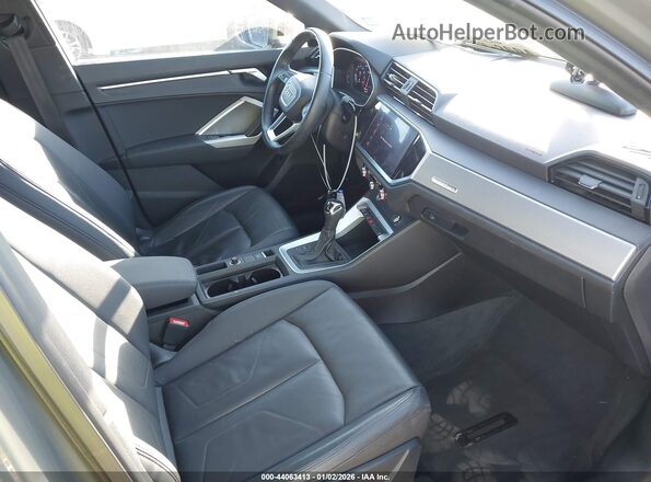 WA1AECF31K1067920 2019 AUDI Q3 Серый Вид салона спереди
